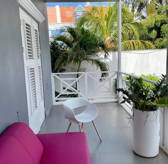 آپارتمان 1 خوابه با بالکن, Saint Tropez Boutique