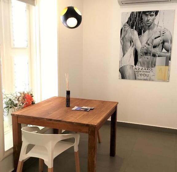 آپارتمان 1 خوابه با بالکن, Saint Tropez Boutique