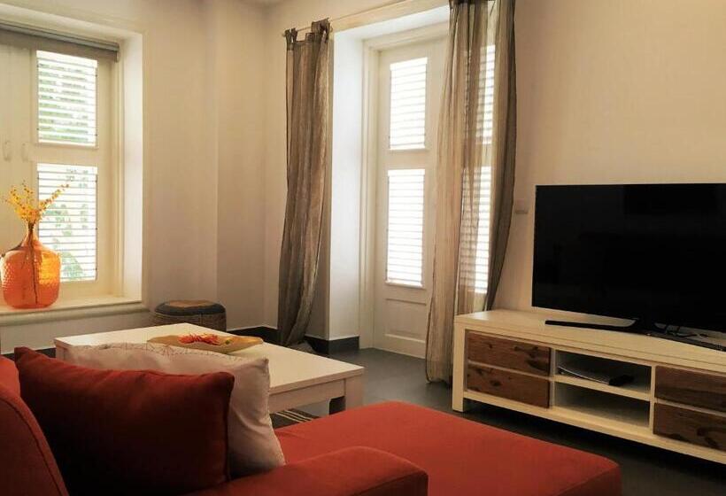 آپارتمان 1 خوابه با بالکن, Saint Tropez Boutique