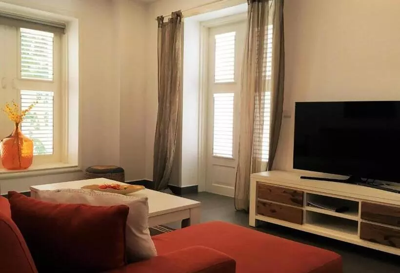 آپارتمان 1 خوابه با بالکن, Saint Tropez Boutique