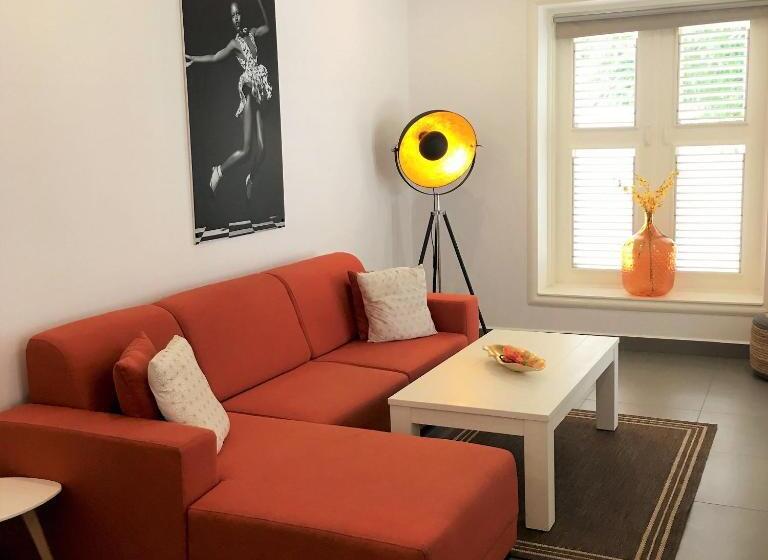 آپارتمان 1 خوابه با بالکن, Saint Tropez Boutique