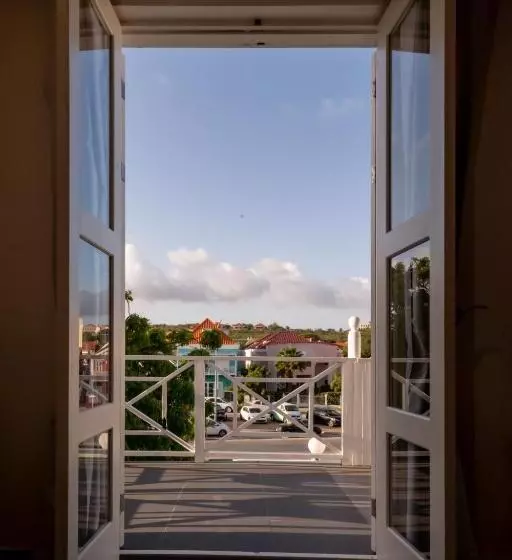 آپارتمان 2 خوابه با بالکن, Saint Tropez Boutique