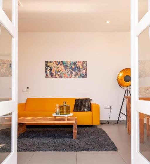 آپارتمان 2 خوابه با بالکن, Saint Tropez Boutique