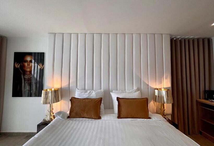 اتاق استاندارد با بالکن و چشمانداز دریا, Saint Tropez Boutique