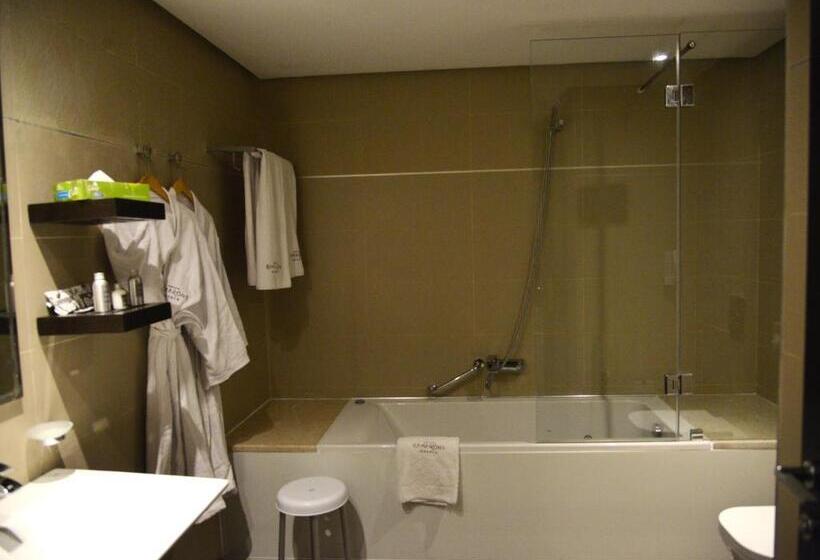 חדר דלוקס, Samarons Hotels