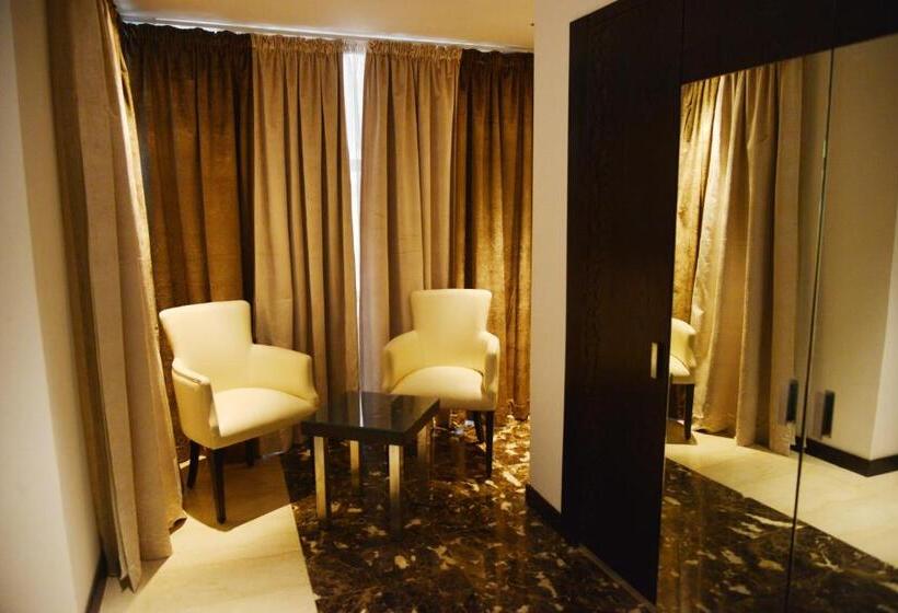 סוויטה עם ג'קוזי, Samarons Hotels