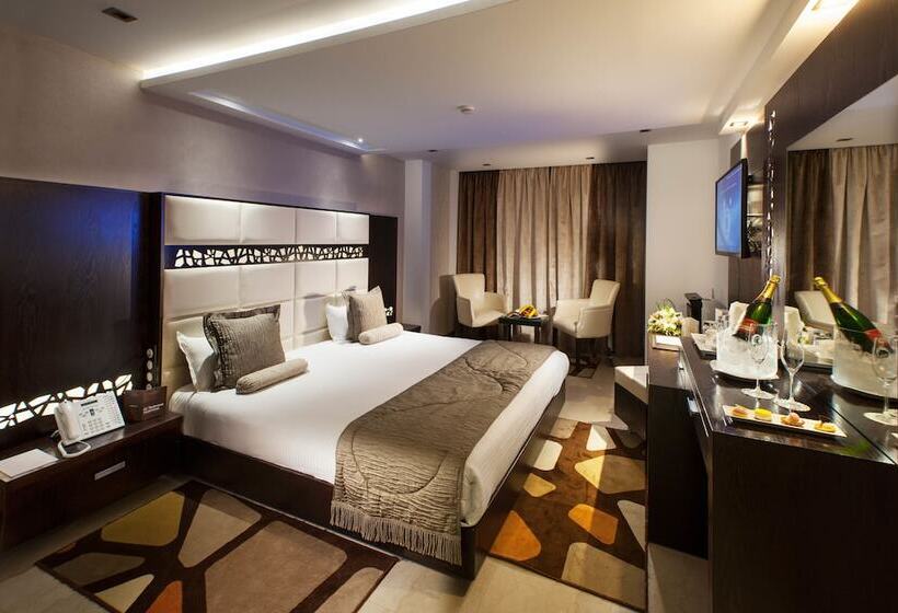 סוויטה דלוקס, Samarons Hotels