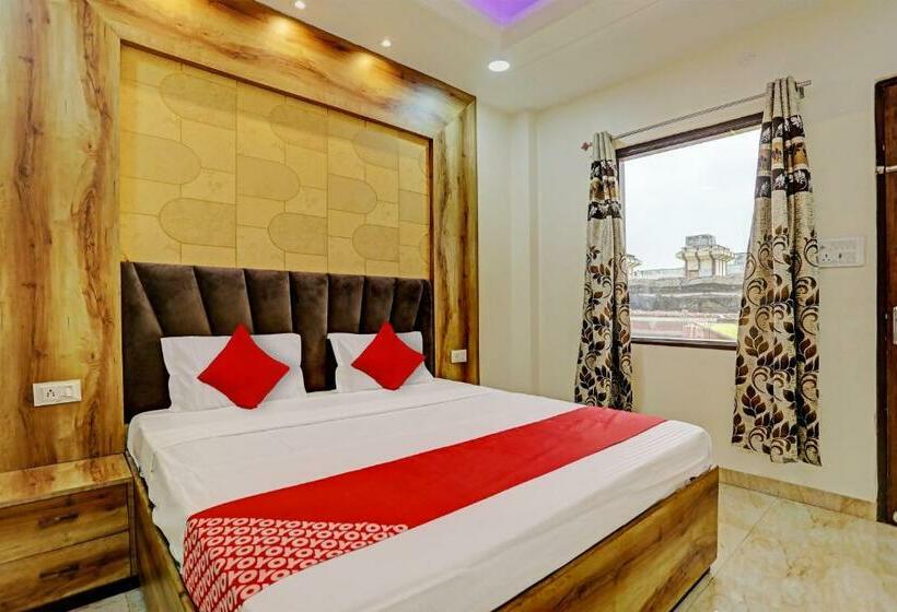 トリプルクラシックルーム, Oyo Flagship 70239 Seema