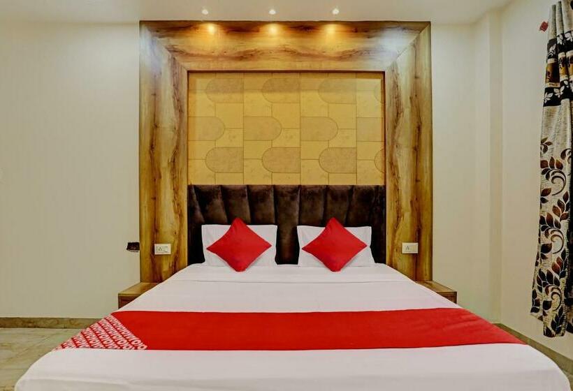 トリプルクラシックルーム, Oyo Flagship 70239 Seema