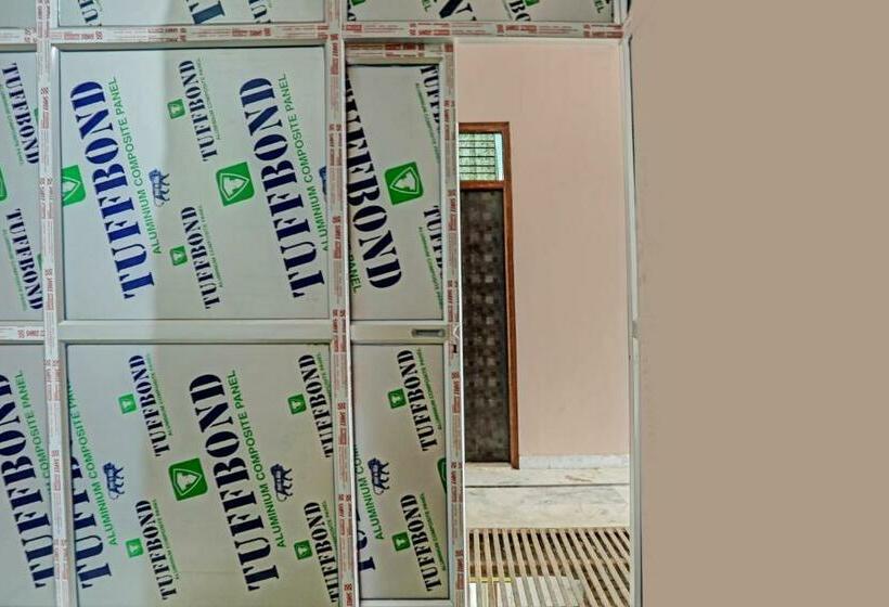 トリプルクラシックルーム, Oyo Flagship 70239 Seema