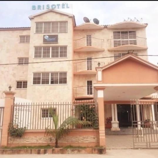 اتاق لوکس با چشمانداز دریا, Brisotel Beira Mar