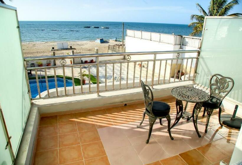 اتاق لوکس با بالکن و چشمانداز دریا, Brisotel Beira Mar