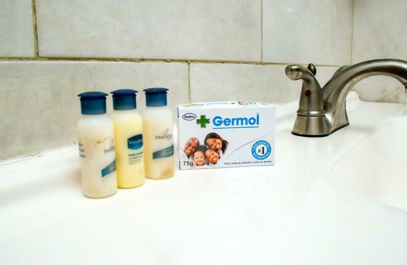 اتاق لوکس با بالکن و چشمانداز دریا, Brisotel Beira Mar