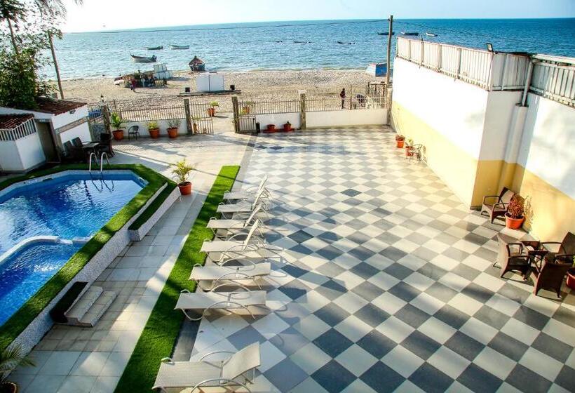 اتاق لوکس با بالکن و چشمانداز دریا, Brisotel Beira Mar