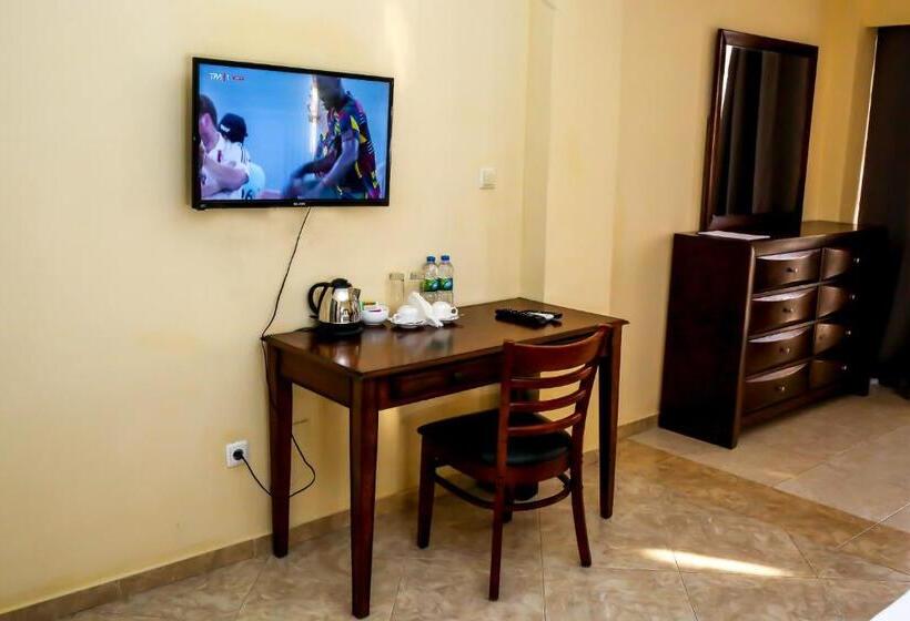 اتاق لوکس با بالکن و چشمانداز دریا, Brisotel Beira Mar