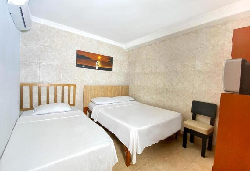 غرفة قياسية ثلاثية, Ayenda Republicano Colonial No 2