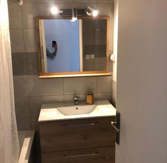 스탠다드 싱글 룸, Evry Time