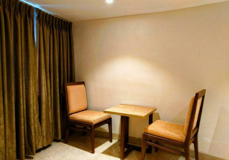 高级三人间, The Paradise Hotel   Luxury Stay