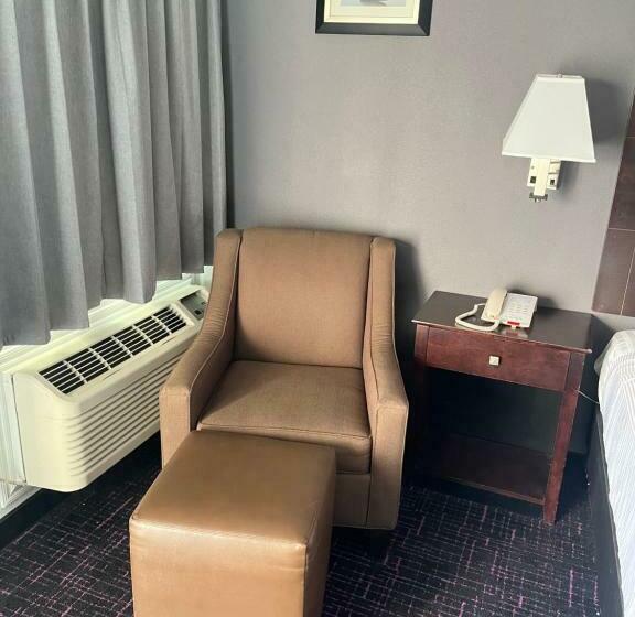 キングサイズベッドのスタンダードルーム, Broadway Inn Motel
