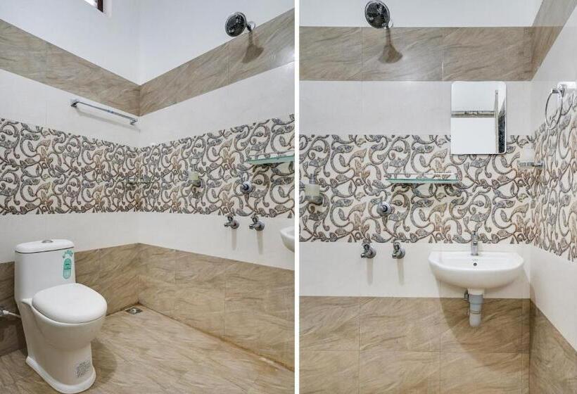 Camera Tripla Classica, Oyo Flagship 70227 Vaishnavam Residency