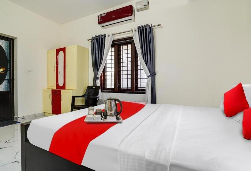 Camera Tripla Classica, Oyo Flagship 70227 Vaishnavam Residency