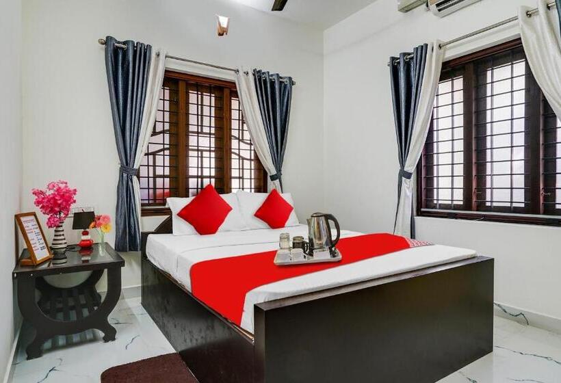 Camera Tripla Classica, Oyo Flagship 70227 Vaishnavam Residency