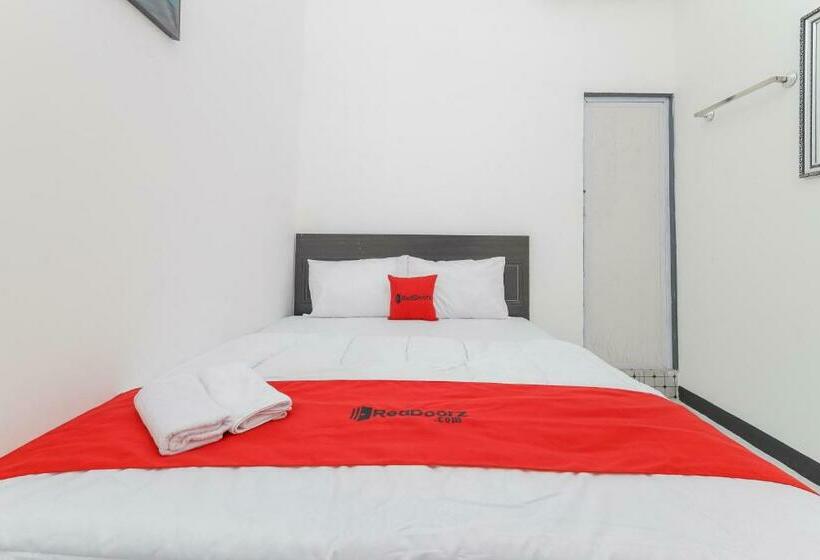 スタンダードルーム, Reddoorz Near Mayapada Hospital Surabaya