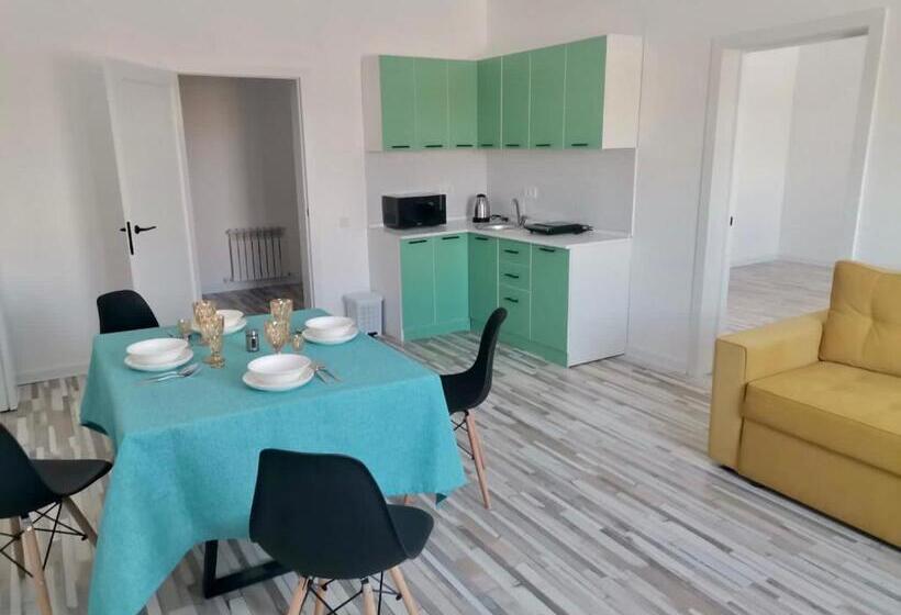 1 Bedroom Apartment Lake View, Lake View