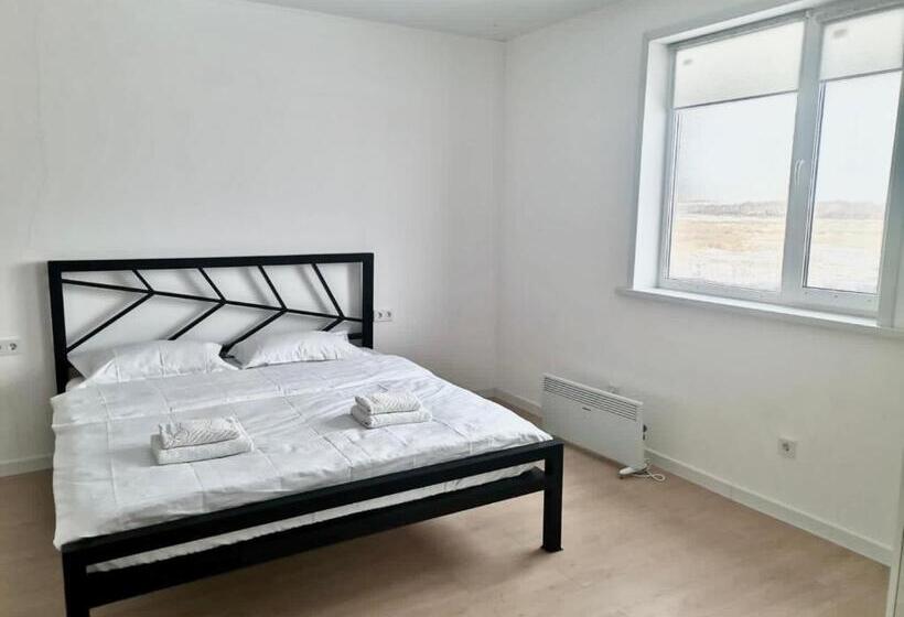 1 Bedroom Apartment Lake View, Lake View