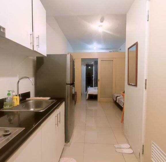 1 Bedroom Apartment Pool View, Destina Stays @jazz Residences Makati, Metromanila