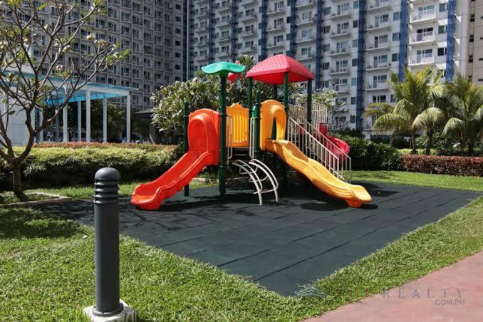 1 Bedroom Apartment Pool View, Destina Stays @jazz Residences Makati, Metromanila