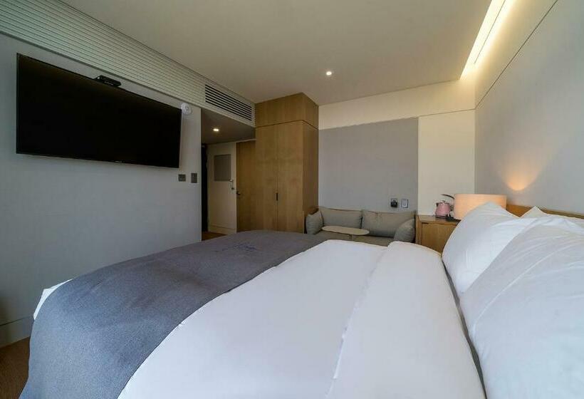 סוויטה משפחתית, Parangvue