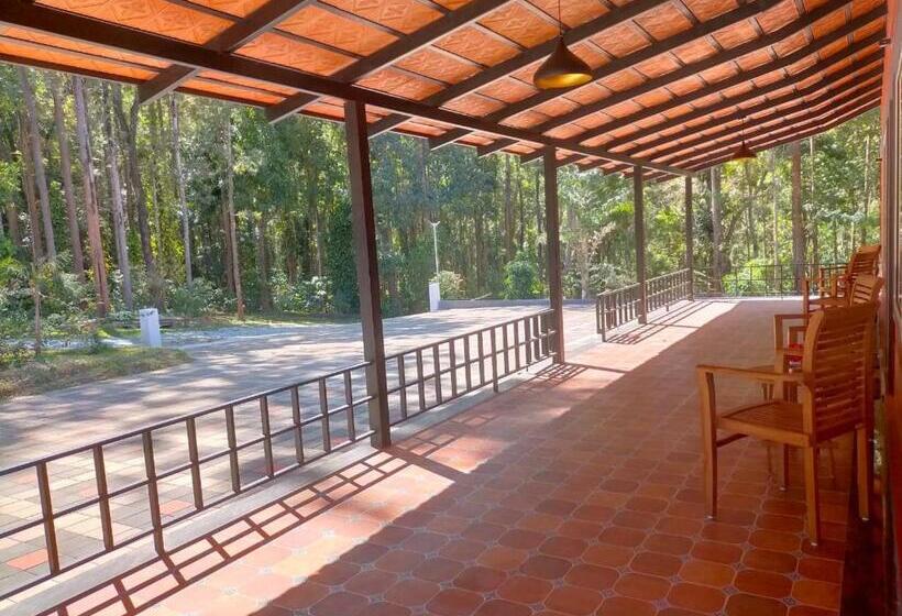 اتاق خانوادگی, Coffeeberry Hills Chikamagalur