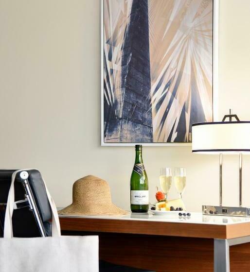 غرفة قياسية مطلّة علي النهر, Tampa Riverwalk