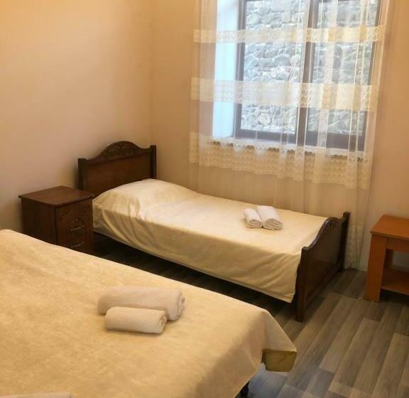 スタンダードトリプルルーム, Liga Hotel And Restaurant