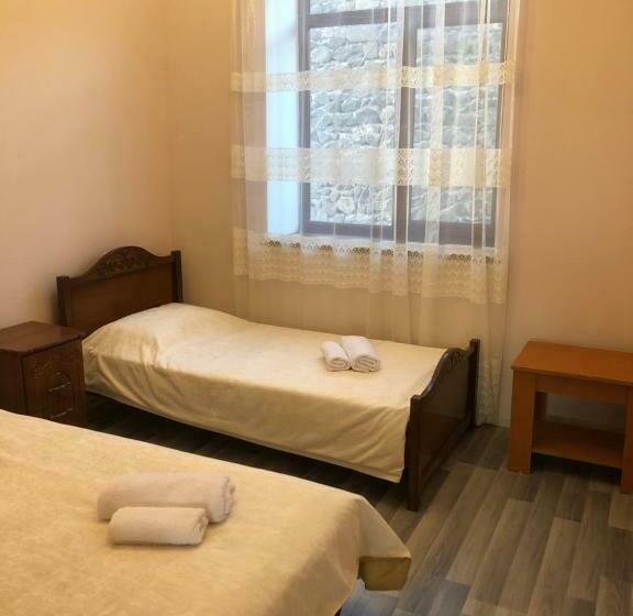 Номер Стандарт Трехместный, Liga Hotel And Restaurant