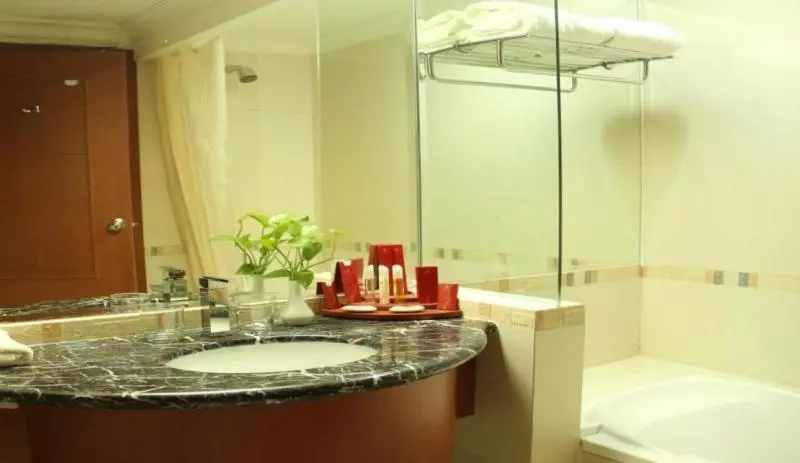シティビューのスーペリアルーム, Abadi Suite Hotel & Tower