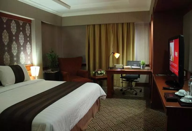 シティビューのスーペリアルーム, Abadi Suite Hotel & Tower