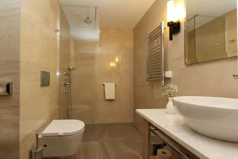 اتاق استاندارد با چشم‌انداز شهر, Crowne Plaza Budva