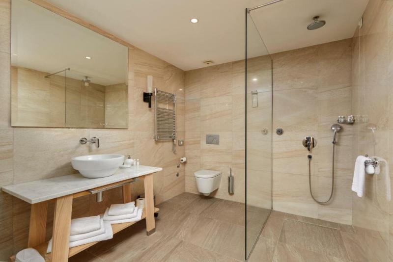 اتاق اجرایی, Budva