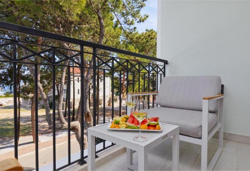 سوییت لوکس, Budva