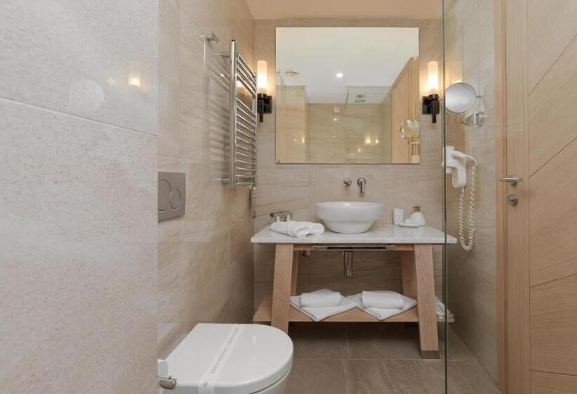 اتاق استاندارد برای معلولان, Budva