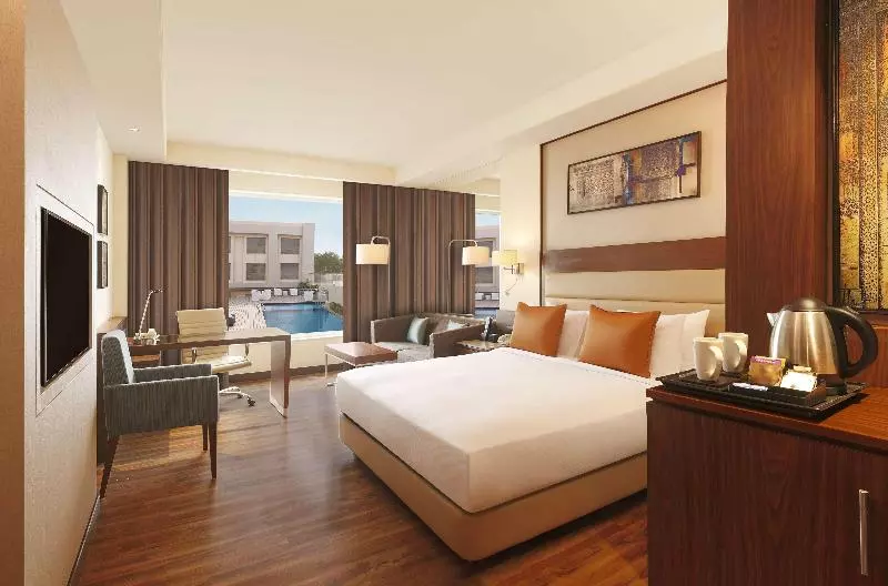 キングサイズベッドのスタンダードルーム, Doubletree By Hilton  Agra