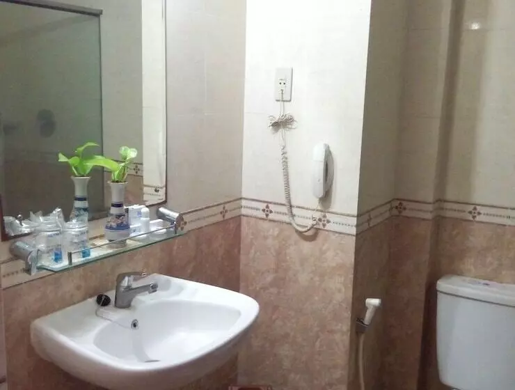 Chambre Supérieure, Merdeka Madiun