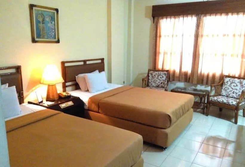 Chambre Supérieure, Merdeka Madiun
