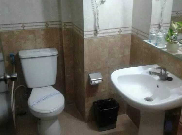 Chambre Deluxe, Merdeka Madiun