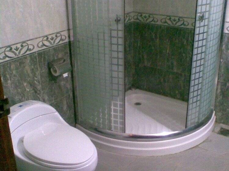 Delüks Oda, Merdeka Madiun