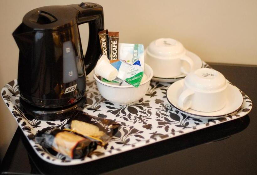 四人标准间, Print Works