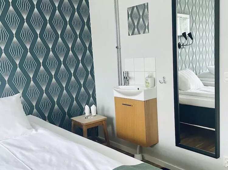 バス共有のスタンダードルーム, Le Mat B&b Goteborg City