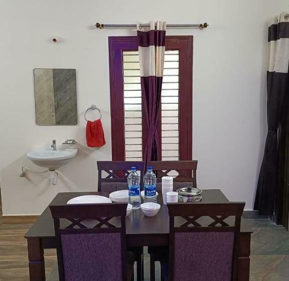 غرفة قياسية مطلة على الجبل, Doctor S Homestay